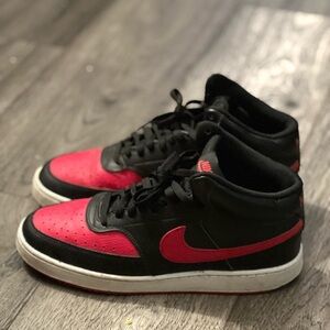 Nike Court Vision Mid Bred size 9 .